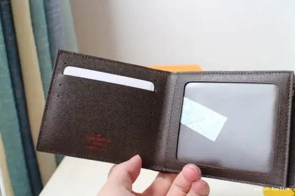 Cheap LOUIS VUITTON AMERIGO WALLET 0612